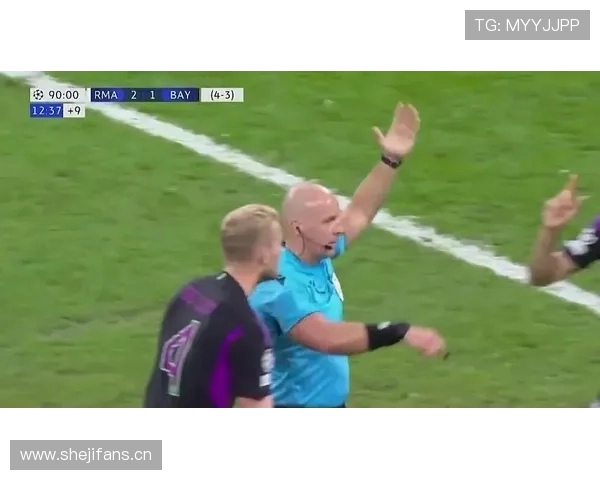 VAR介入后为何有时不改判？揭秘足球视频裁判的判罚逻辑